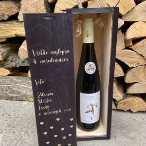 Drevená krabica na víno: všetko najlepšie k narodeninám